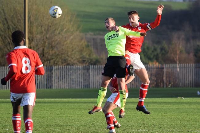 Soi kèo hiệp 1 Leeds vs Crewe Alexandra