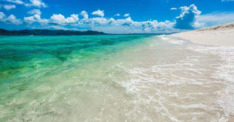 Mơ thấy nước biển đánh con gì?